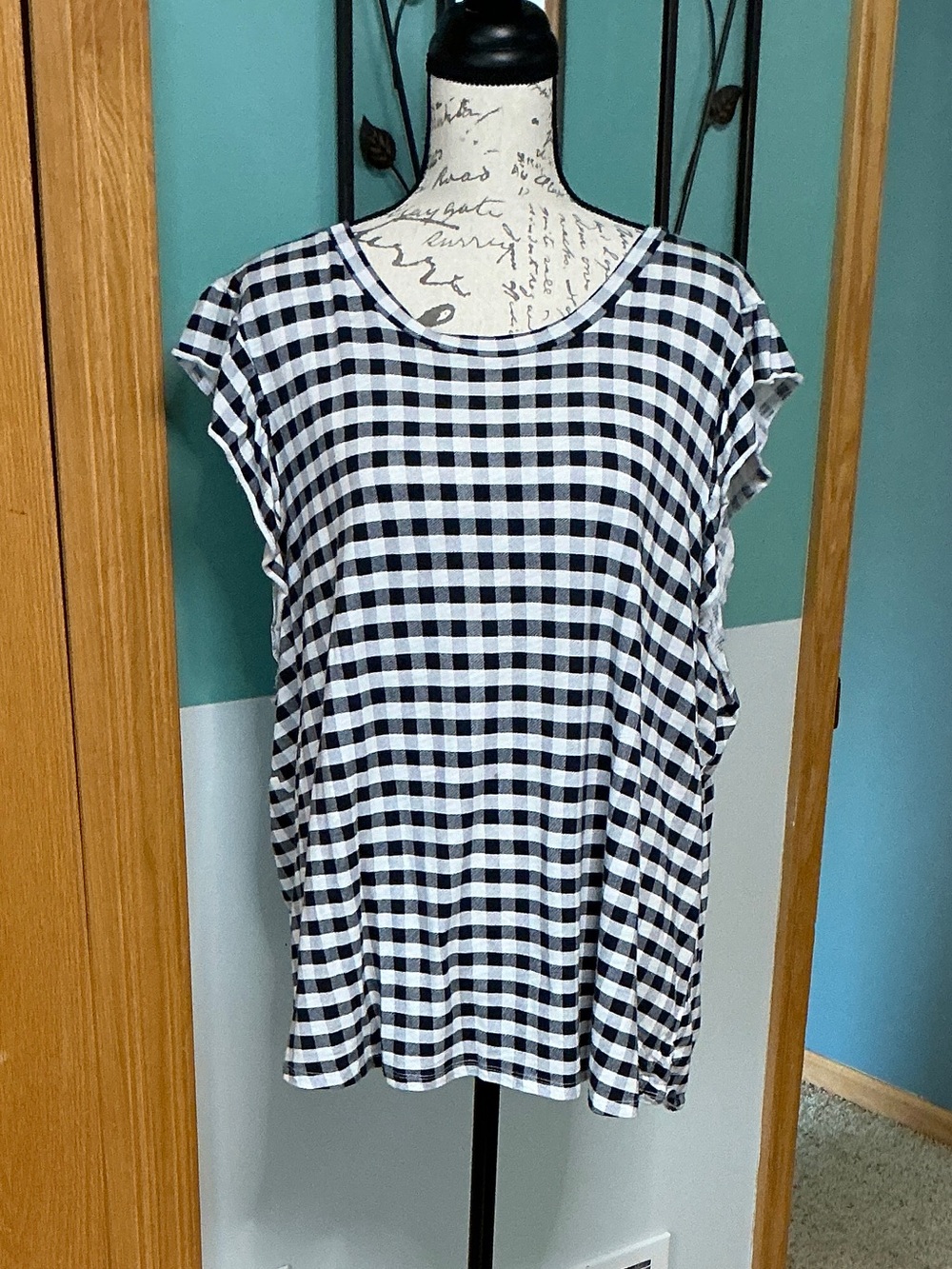 Women’s Navy and White Gingham Short Sleeve Top